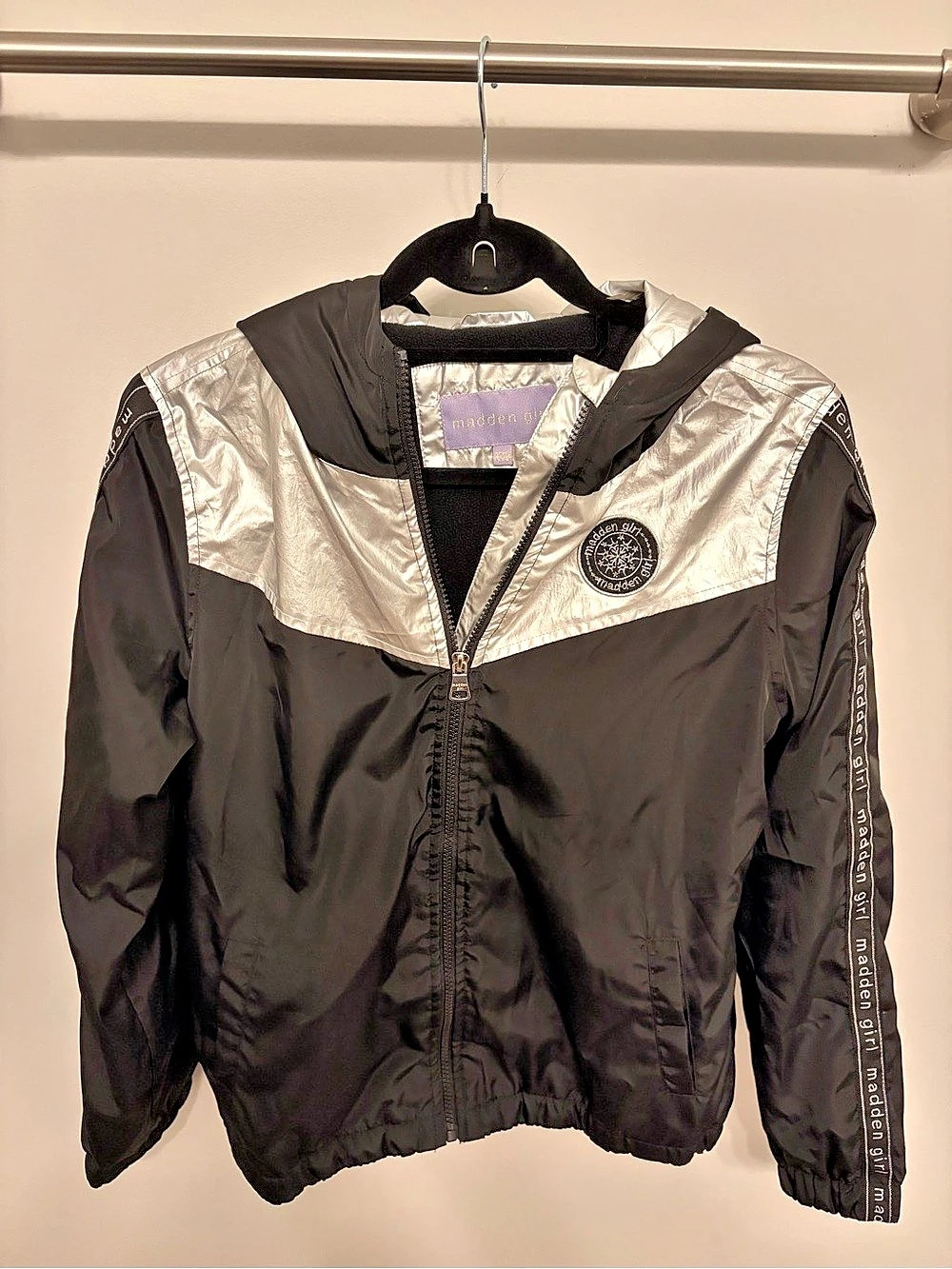 Madden girl Color Block Windbreaker Size Medium